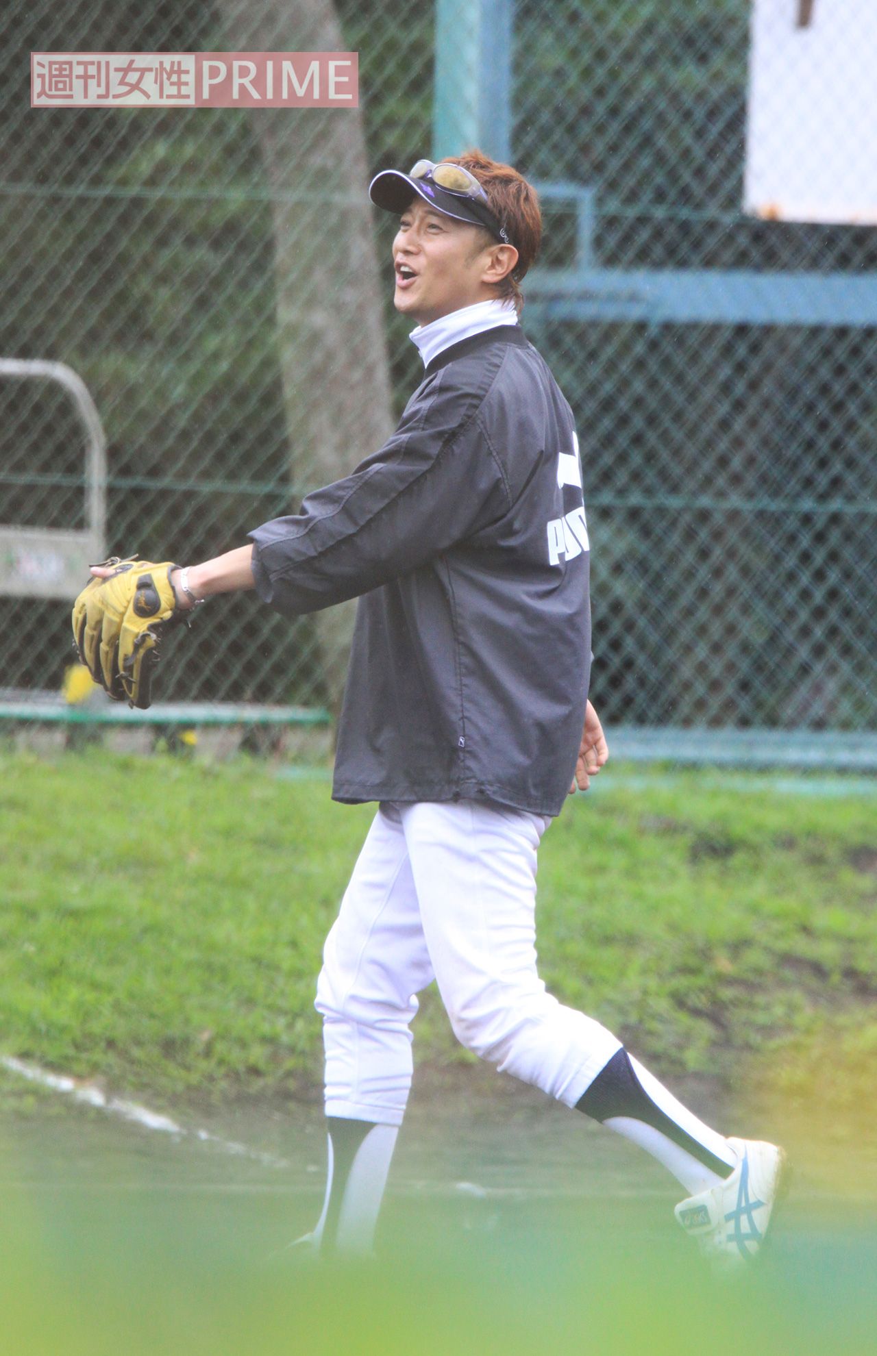 2009年7月、俳優チームの草野球に参加する中居正広2