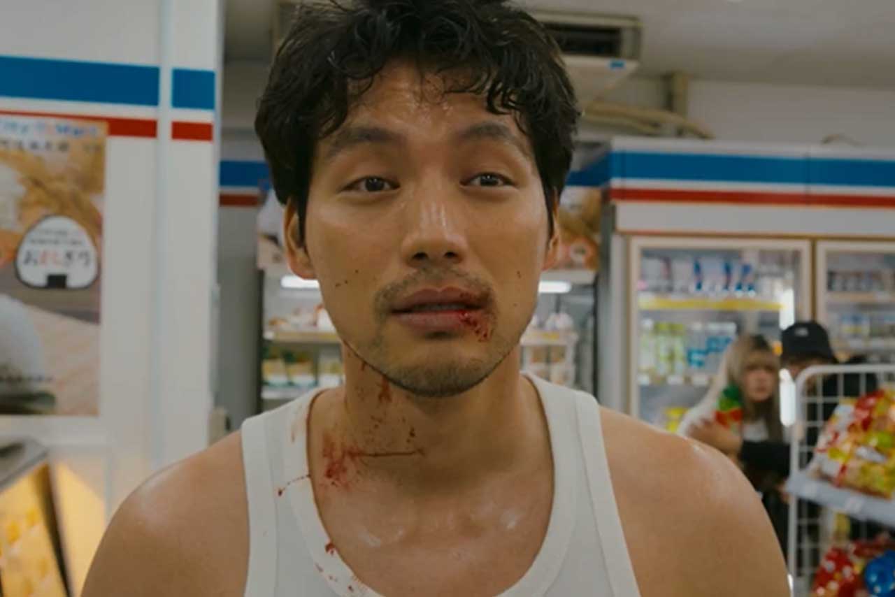 血まみれのタンクトップ姿でヴィラン役を演じる福士蒼汰（映画『TOKYO BURST-犯罪都市-』公式Xより）