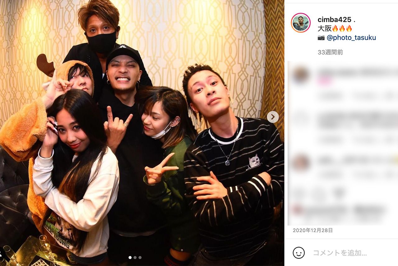 CIMBAのインスタ。仲間たちとパーティーを楽しむ様子が