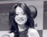 ハワイで療養中の中森明菜、ガリガリにやせ細り表情暗く…