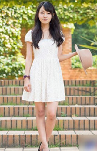 撮影会に参加していたころの奈緒。当時は18歳だった（イベント会社HPより)