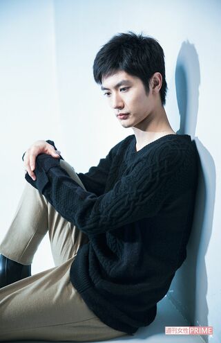 ドラマ『わたしを離さないで』での短髪が新鮮。運命をテーマにした作品に「運命の出会い、期待したいです」。物思う横顔がステキ（'15年撮影）撮影／週刊女性写真班