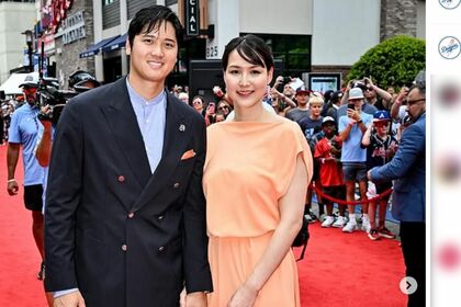 MLBオールスターゲームのレッドカーペットを歩いた大谷翔平と真美子さん（ドジャース公式インスタグラムより）