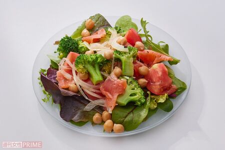 サーモンのマリネサラダ　撮影／廣瀬靖士