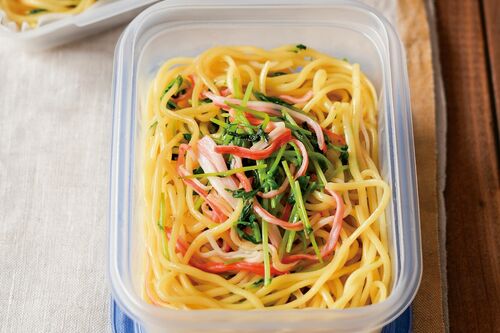 豆苗とかにかまの塩焼きそば