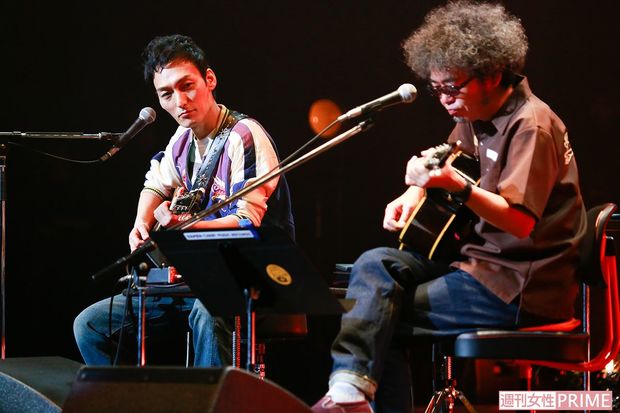 初の弾き語りソロ公演を果たすも、奥田からは「本当に初?　45歳だよね?　おっそ！」とイジられていた。斉藤からは“僕は7人目のSMAP”発言も