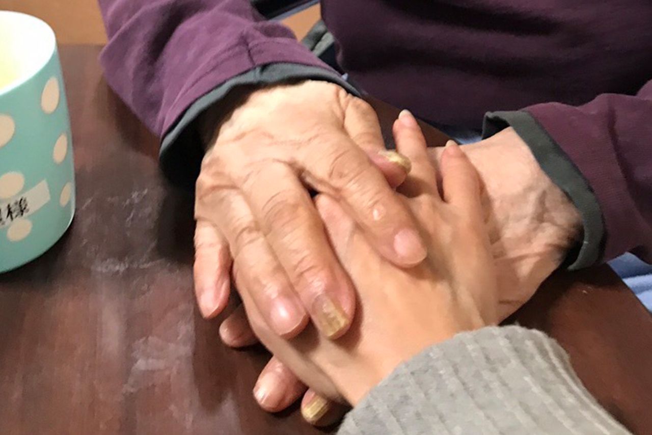 グループホームにいたころのお母さんとつちやかおりさん