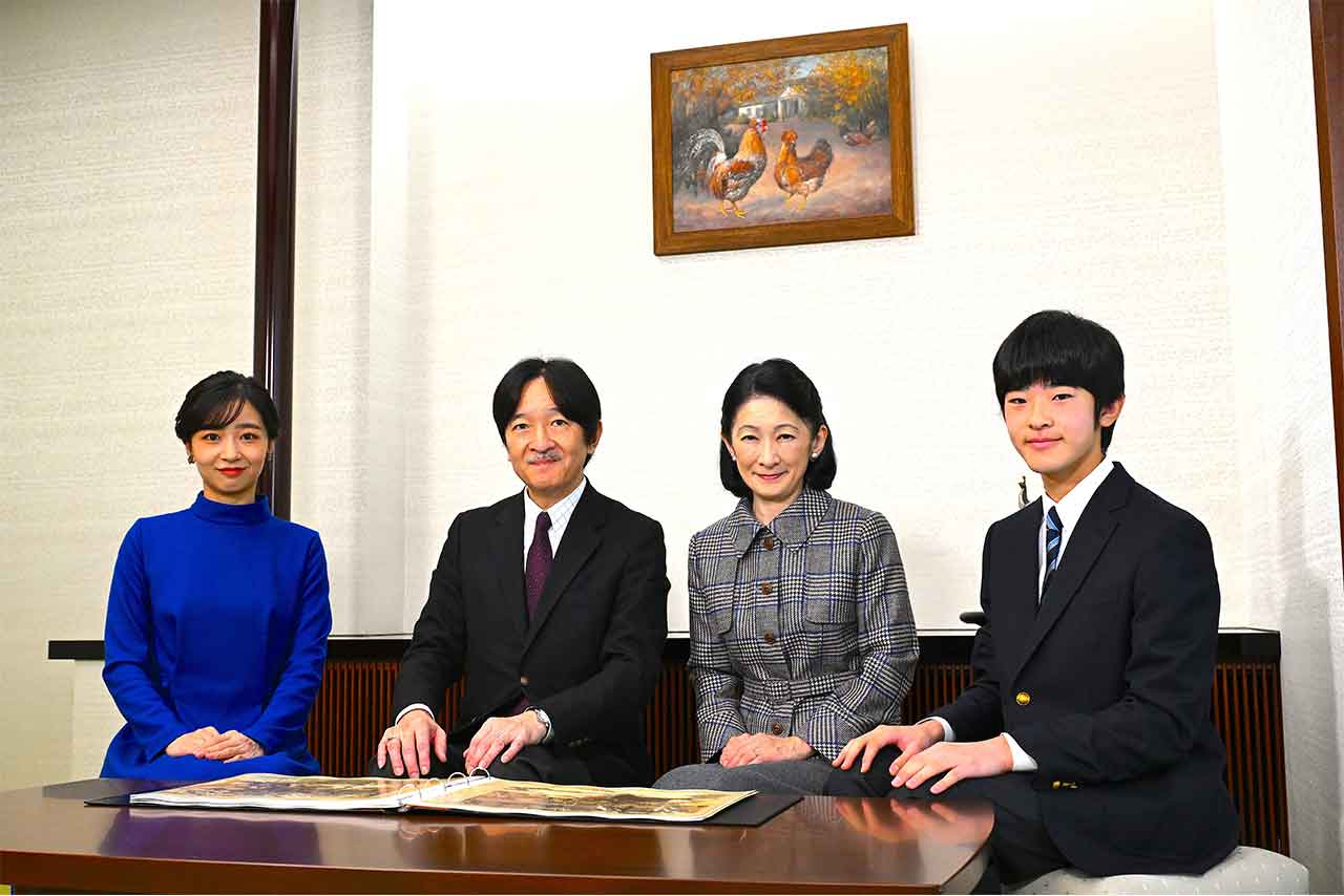 秋篠宮さまの59歳の誕生日に公開されたご一家の近影（2024年11月30日）