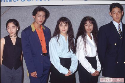 吾郎ちゃんが死んじゃった？　ラストが話題に。『二十歳の約束』。左から深津絵里、稲垣吾郎、牧瀬里穂、田中律子、筒井道隆。脚本は坂元裕二