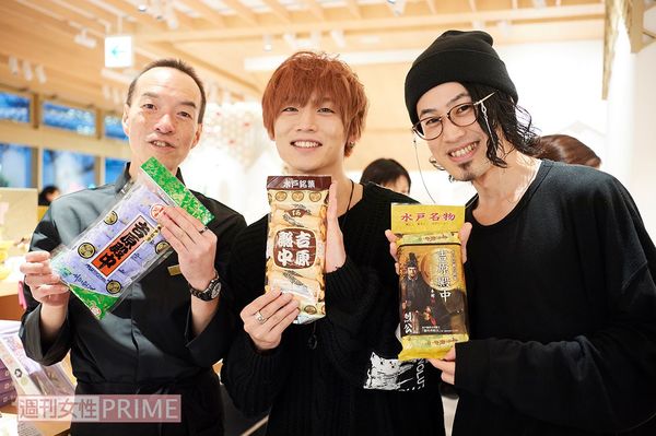 ↑水戸銘菓・吉原殿中！　TSUBASAくんは手に持っているタイプがおなじみだったそう。550円～。