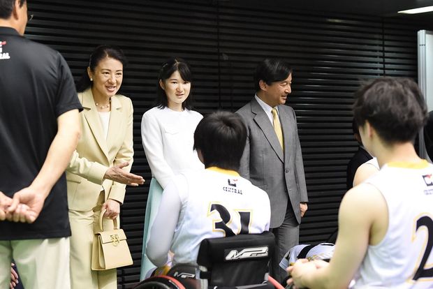 初等科時代、バスケ部だった愛子さまは車いすバスケの選手とのご懇談に花が咲き、予定時間を大幅に超えた（5月5日）