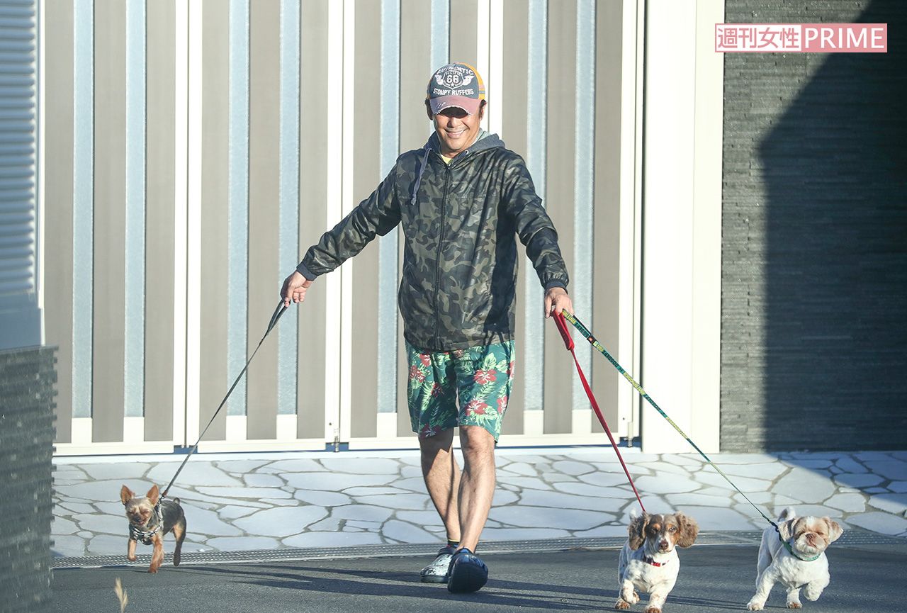 散歩しに出てきた坂上忍