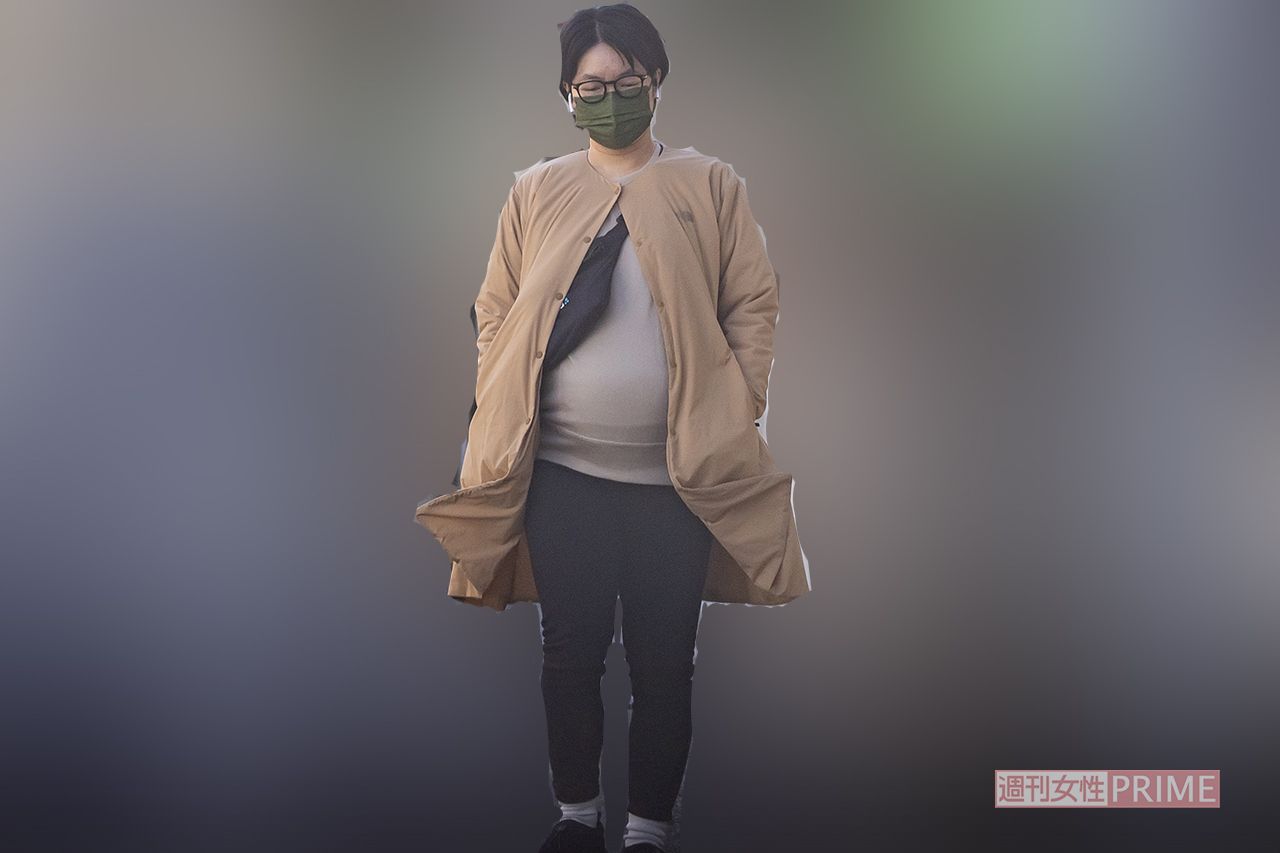 出産を目前に控えたイモトアヤコの散歩風景（2021年12月）