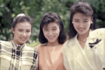花の三人娘と呼ばれていた。左から河野景子、八木亜希子、有賀さつき(昭和ガイド公式サイトより)