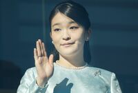 眞子さま、小室圭さんとの結婚延期で「引きこもり・食欲不振」に