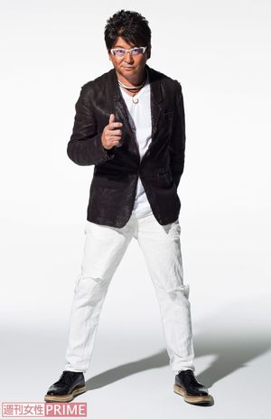 人生訓をまとめた一冊『ブレずに生きれば道は拓ける! 一翔両断!!』を発売した哀川翔　撮影／SHIN ISHIKAWA（Sketch）