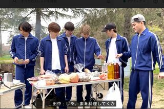 SixTONESがYouTubeでバーベキュー企画に挑戦（公式チャンネルより）