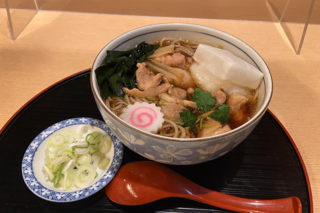 円楽さんが30年愛した『丸喜家』の鳥南蛮そば、餅2個入り