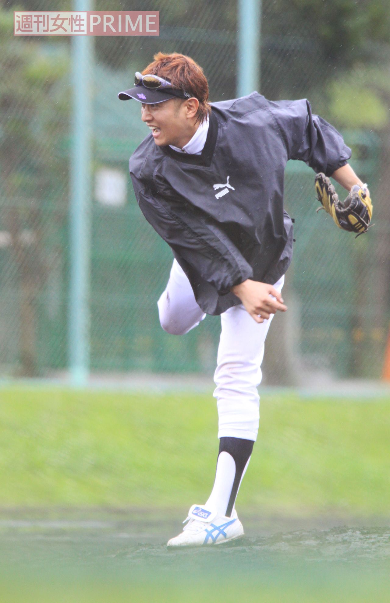 2009年7月、俳優チームの草野球に参加する中居正広1