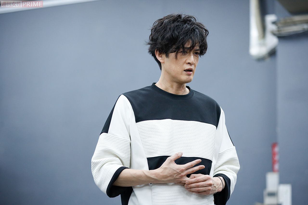 リアクションや表情を逐一変えて、演出家とすり合わせ　撮影／廣瀬靖士