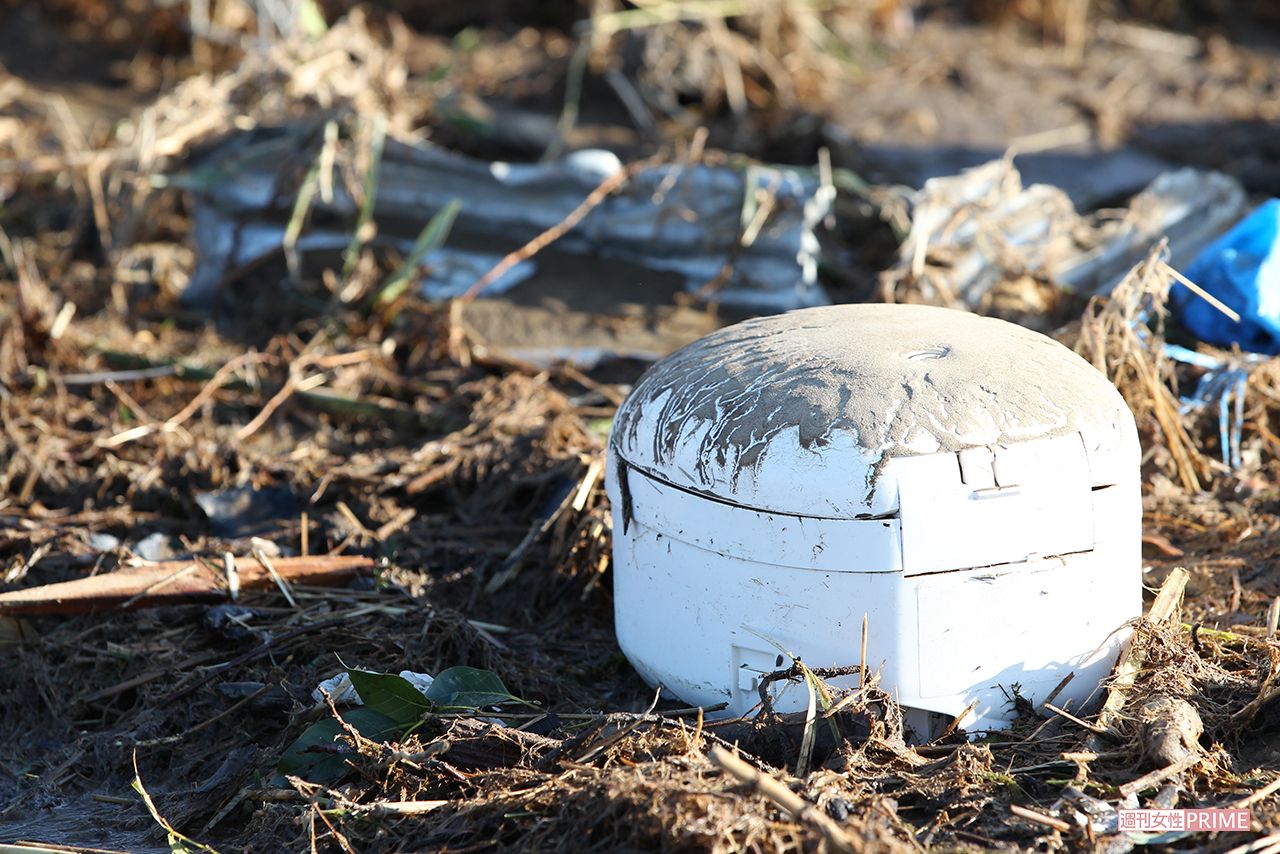 投げ出された炊飯器（2011年3月12日）