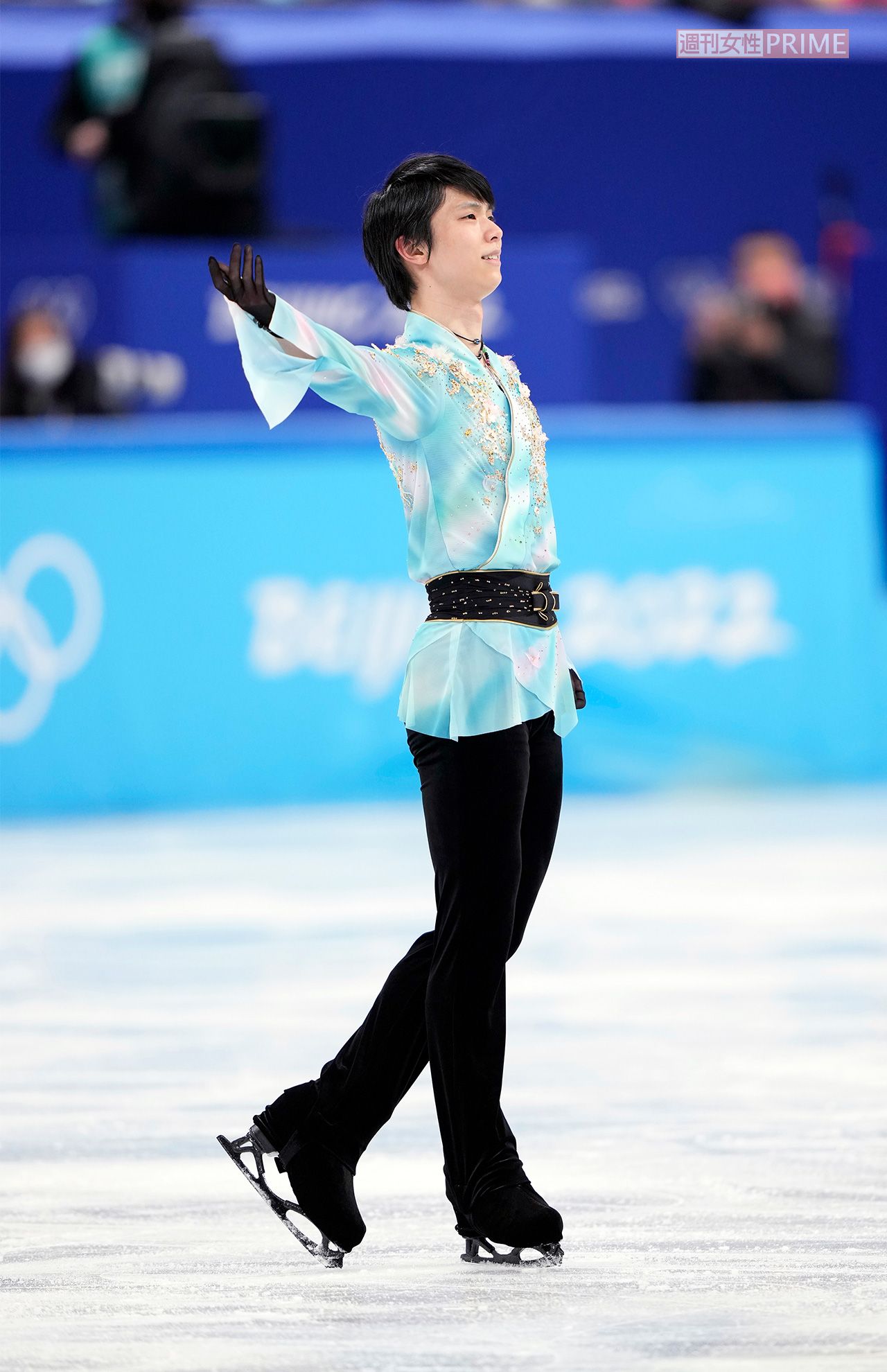 フリーの演技を終えた羽生。ショートとは打って変わってやりきった顔で客席に向かい挨拶をした（JMPA代表撮影）