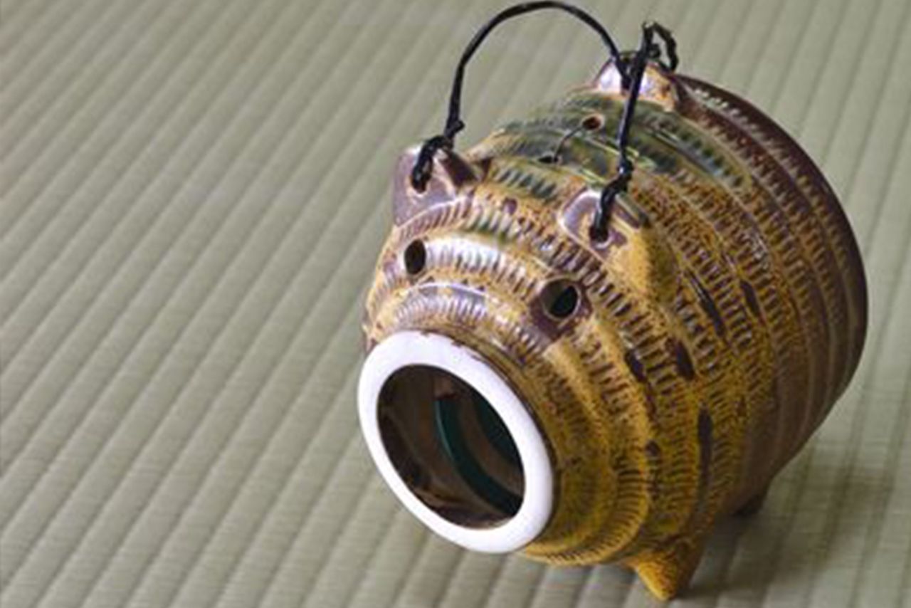 陛下の学生時代のあだ名のモデルとなった蚊取り線香を入れる茶ぶたの陶器