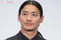 野村周平、ユニクロ“モデル美女”・石田夢実と熱愛報道！下半身強調の「過激すぎる三角水着」公開でネットざわつき