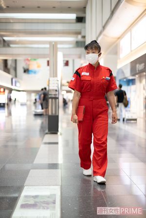 コロナ禍で空港での清掃業務は一変したが、新津さんは新たなアイデアを次々と提案するなど前向きさは健在だ　撮影／齋藤周造