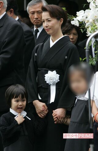 河野景子と長女と次女の白河れい
