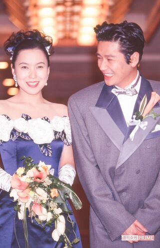 '94年6月、2歳年下の一般女性と電撃入籍。翌年行われた結婚パーティーには森光子さん＆黒柳徹子を筆頭に大勢の有名人が出席（'95年2月）