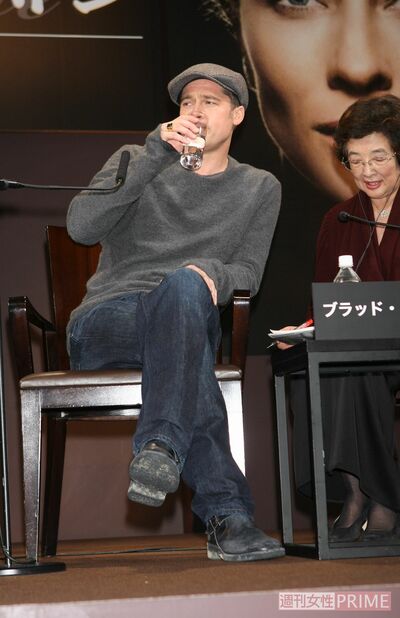 『ベンジャミン・バトン数奇な人生』（'09年）では水を飲む姿もカッコいい。先日引退を表明した戸田奈津子さんが通訳を担当した（撮影／本誌写真班）