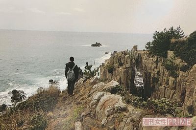 自殺を決意した人たちの姿を収めた写真集『蘇　よみがえる』を出版。保護する直前に撮影、のちに許可を得て掲載した。男性は職場でうまくいかず命を絶とうとしていた