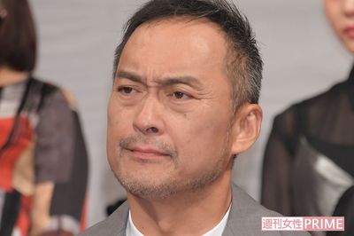 渡辺謙、21歳年下・元ホステスの不倫相手と再々婚発表も「どうでもいい」意外と騒がれない背景に“薄れゆく…