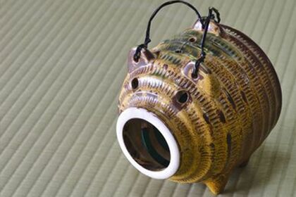 陛下の学生時代のあだ名のモデルとなった蚊取り線香を入れる茶ぶたの陶器