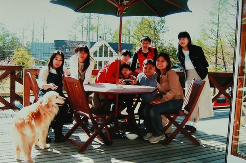 長野県富士見高原で営業していたドッグカフェ『八ヶ岳わんこ物語』には、犬友のほか、マンガや小説のファンも多く訪れた