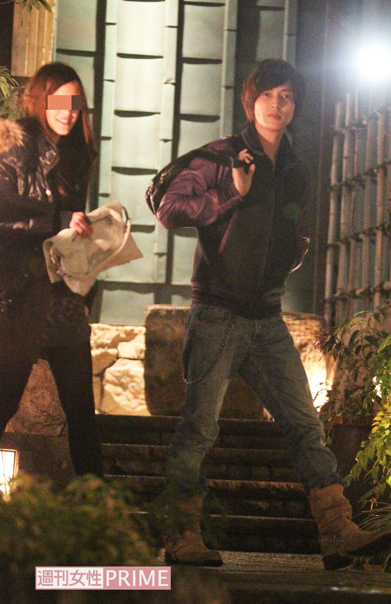 2011年1月、都内でブロンドヘアの白人女性と食事を楽しんだ山下智久