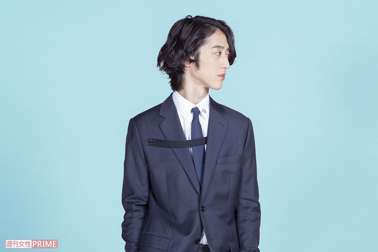 異色のピアニストとして世界に注目される角野隼斗　撮影／吉岡竜紀