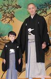 昨年1月に行われた市川海老蔵と勸玄くんの襲名会見。勸玄くんは「楽しみ」と語っていた