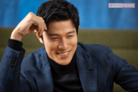 鈴木亮平、自伝的小説を映画化した『エゴイスト』でゲイの雑誌編集者役に挑戦、関係者20人を取材しての完璧…