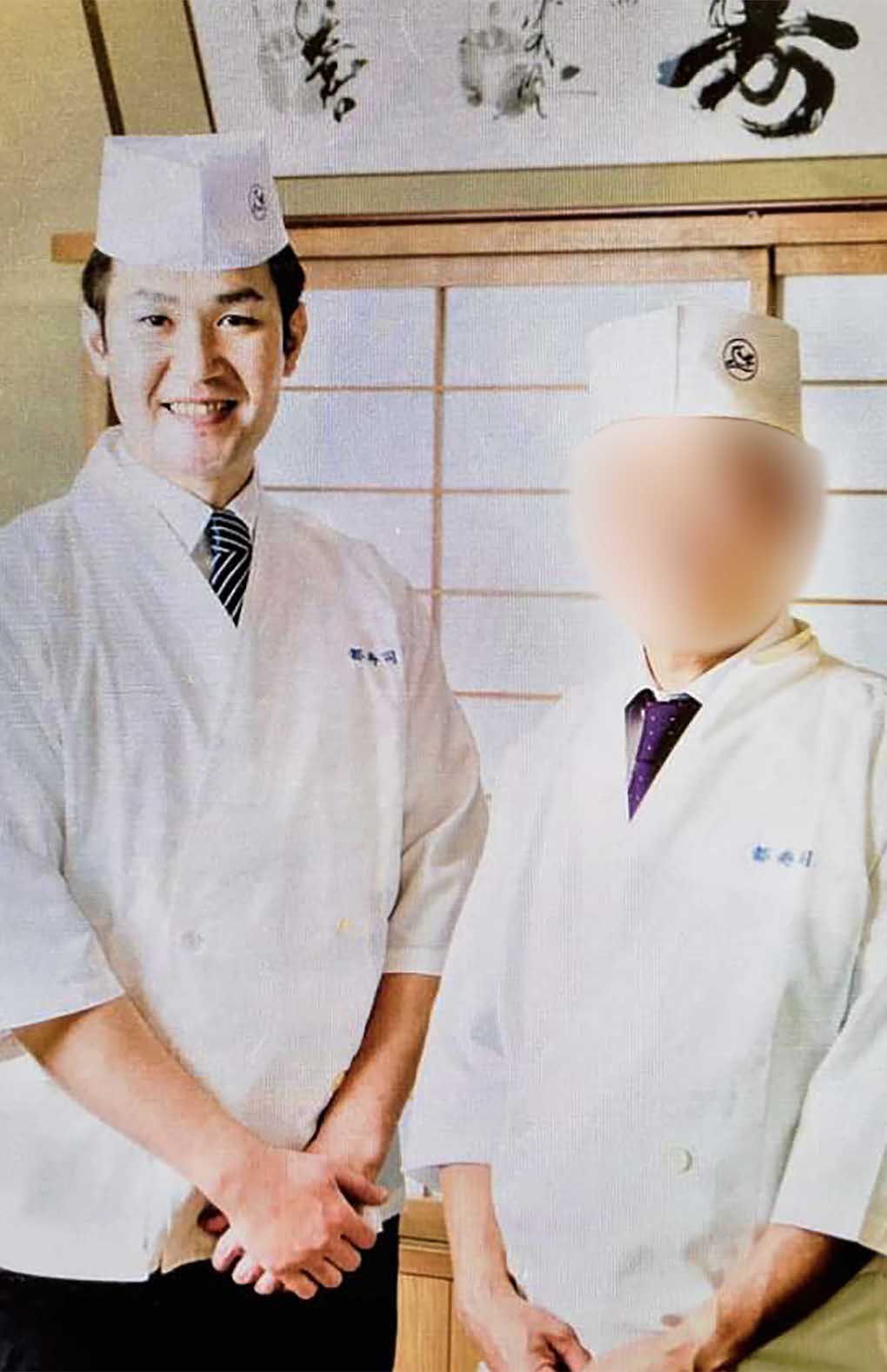 2年前に逝去した4代目＝右側＝を裏切った山縣秀彰容疑者（容疑者のSNSより）