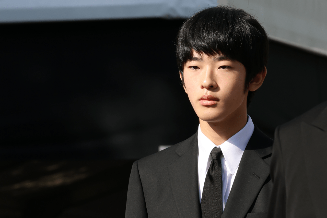 11月26日、三笠宮妃百合子さまの本葬にあたる斂葬の儀へ参列のため、学校を休まれた