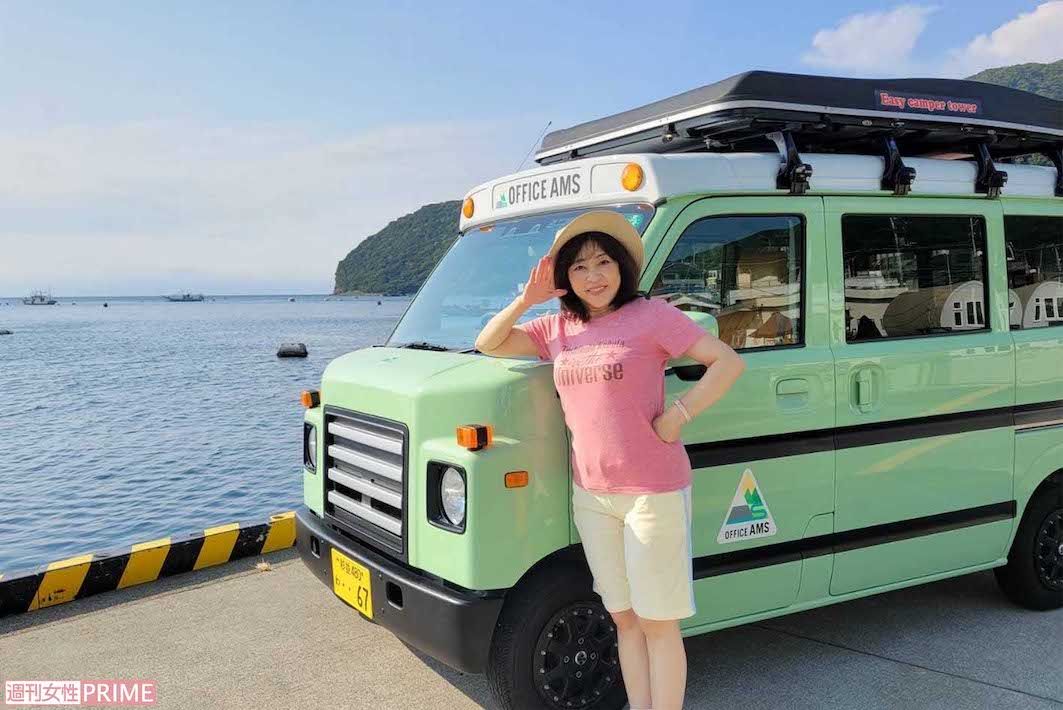 「アムズレンタカー」は料金が安いのがウリ!　軽自動車のキャンピングカーでも車内は広々とした印象（本人提供）