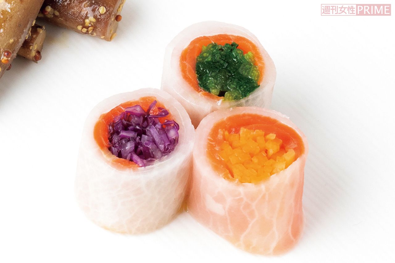 サーモンと彩り野菜の砧巻き　撮影／矢島泰輔