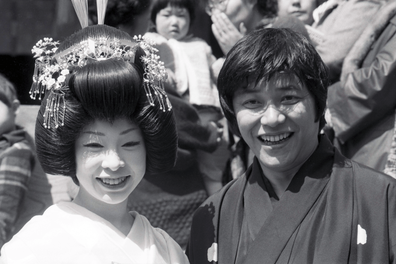 中尾彬・池波志乃夫妻、1978年3月の結婚式のもよう