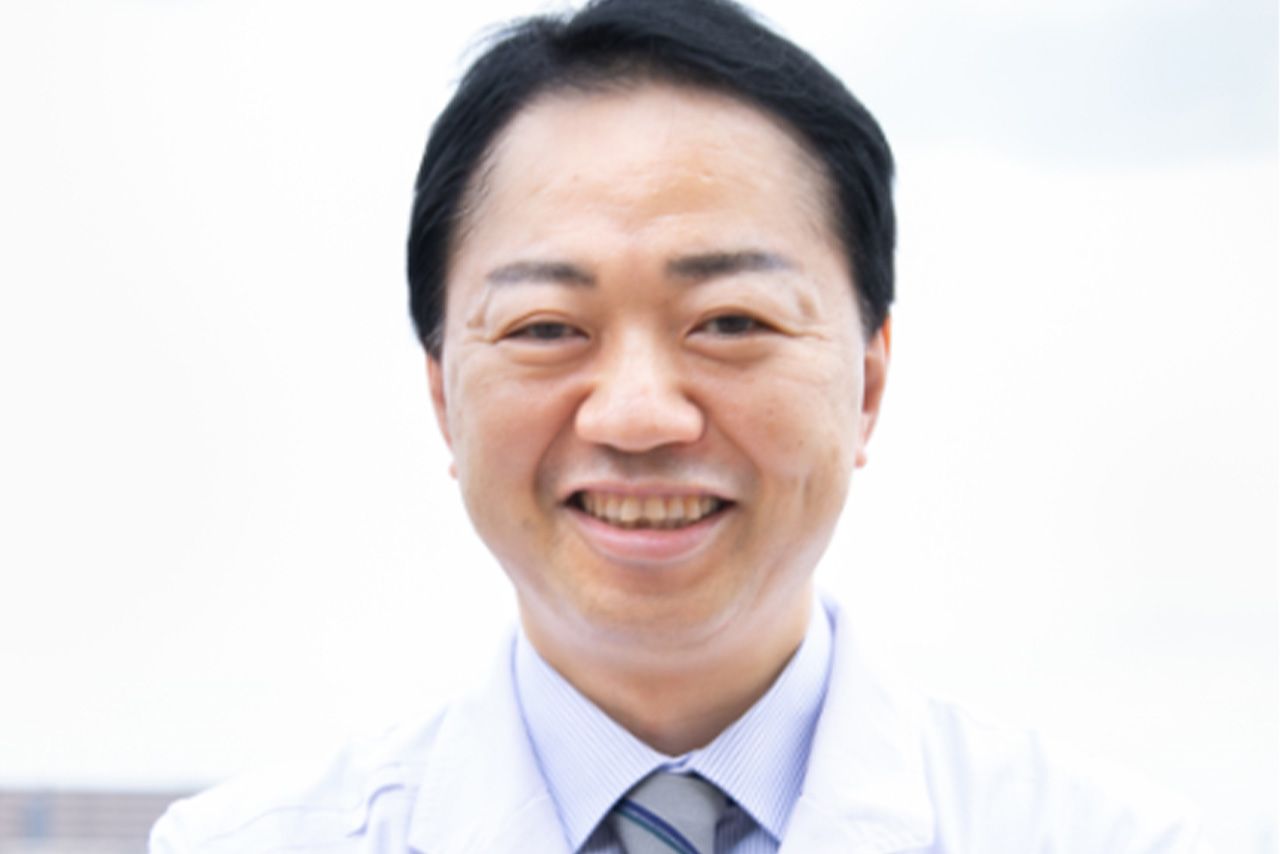 谷口英喜　先生 済生会横浜市東部病院　患者支援センター長兼栄養部部長。福島県立医科大学医学部卒業。麻酔・集中治療、経口補水療法、熱中症対策などが専門。著者に『経口補水療法ハンドブック 熱中症、脱水症に役立つ　脱水症状を改善する「飲む点滴」の活用法』など。