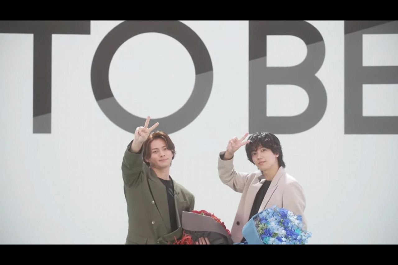 7月7日に生配信で『TOBE』入りを発表した平野紫耀と神宮寺勇太。100万人以上が視聴した（『TOBE』公式YouTubeより）