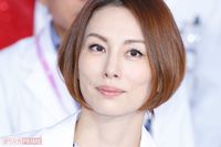 米倉涼子『ドクターX』岸部おすすめステーキ店で“アイルランド人”とお忍び新年会