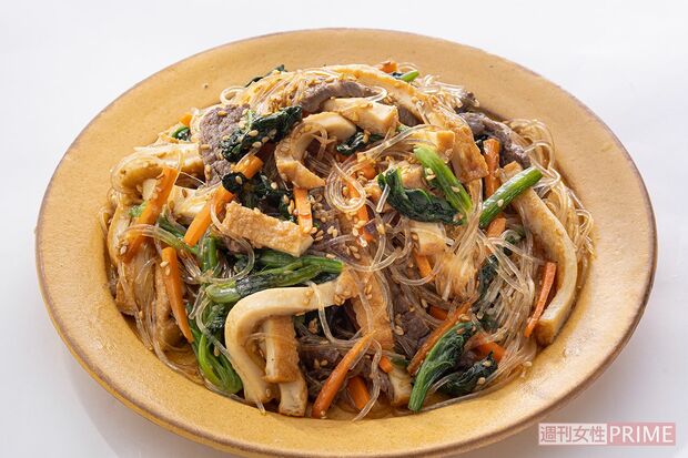 牛肉と厚揚げのチャプチェ風（撮影／廣瀬靖士）