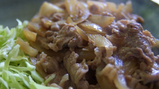 坂本クンの得意料理は豚肉のしょうが焼き